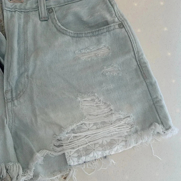 American eagle - Picture 2 of 5